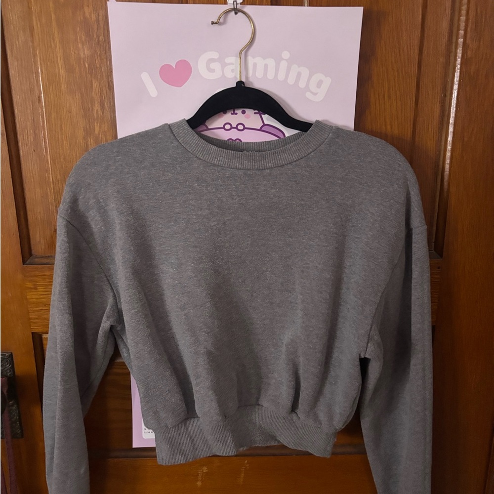 Wild Fable Charcoal Gray Women's Sweatshirt cropped.